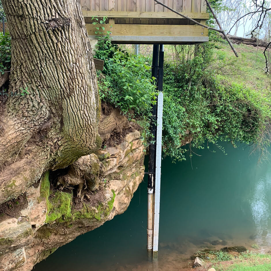 EXO II stilling well setup at Lost River Rise site. one of many applied research sites (Credit: Jason Polk / WKU CHNGES)